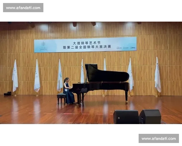 钢琴比赛服装选择指南：如何搭配优雅与舒适展现个人魅力